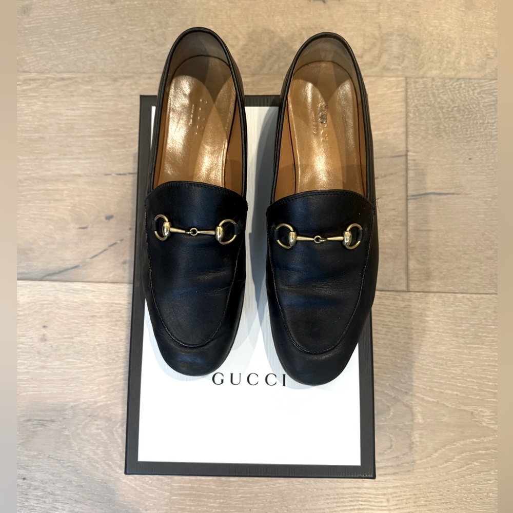 100% authentic Gucci Jordaan loafer. Black leather with gold hardware. W/ box.